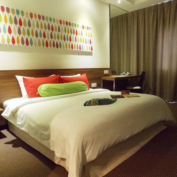The StarCity front desk